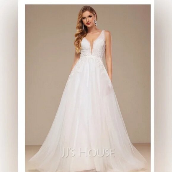 NWT WEDDING DRESS SIZE 14
